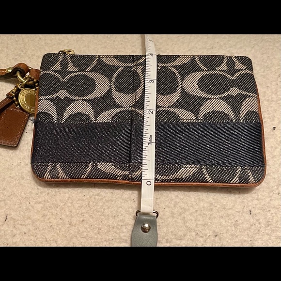 Coach Wristlet - Picture 2 of 7